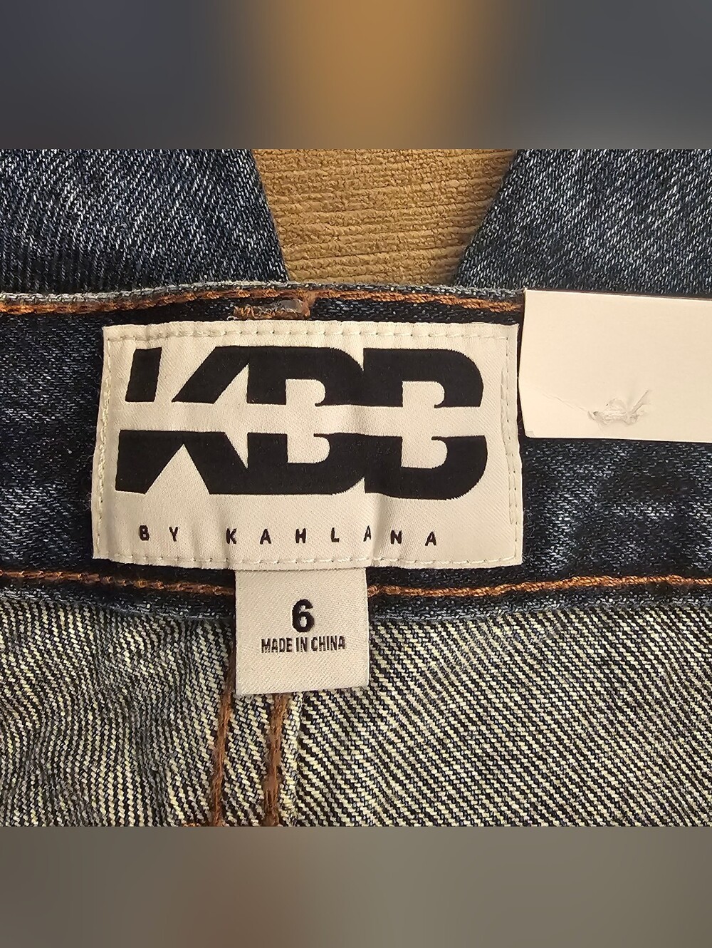 NWT KBB by KAHLANA Women's Mid-Rise Wide Barrel Leg Jean - Dark Wash Size 6 - Picture 6 of 7